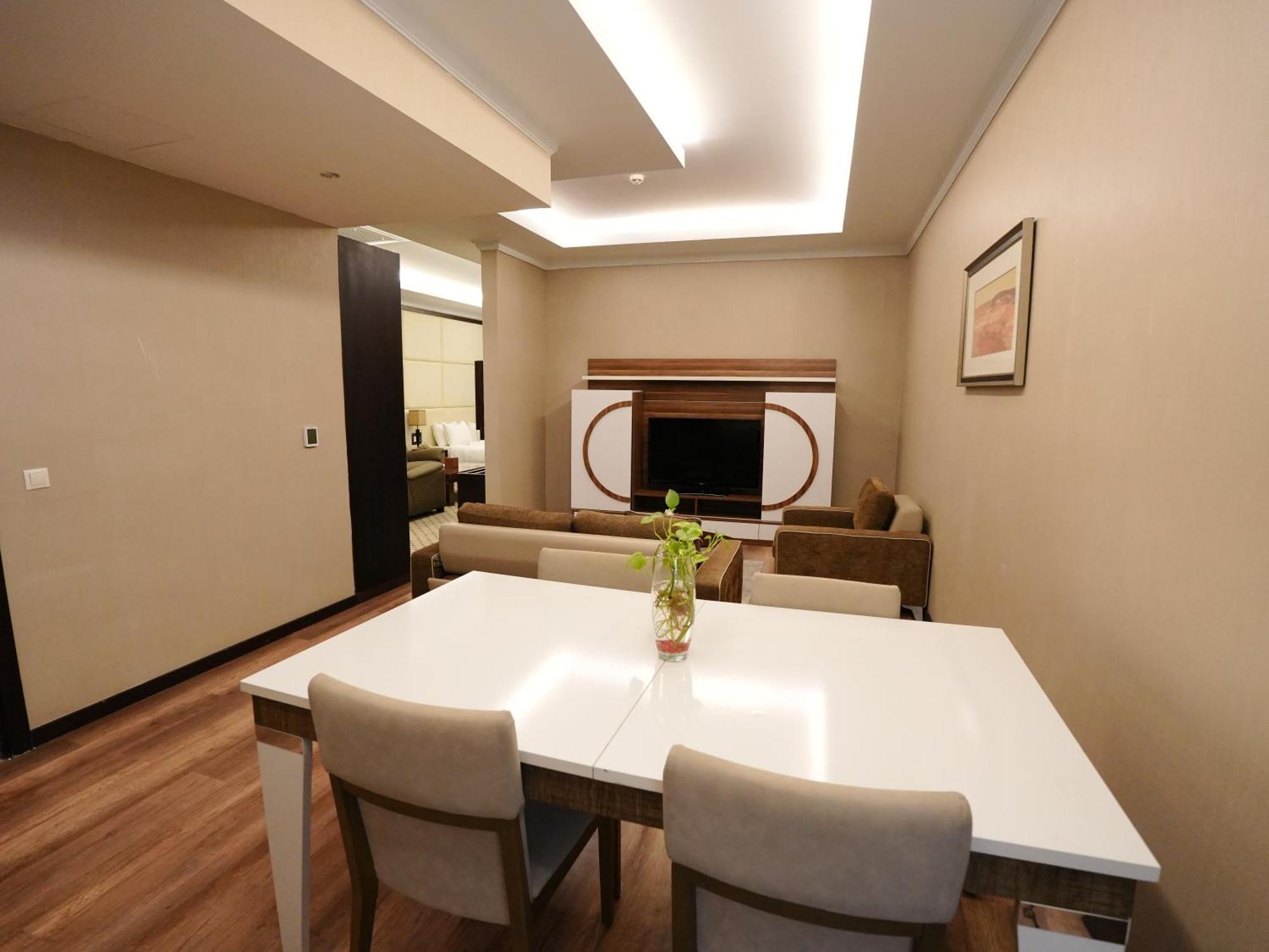 Canyon Hotel Erbil Exteriör bild