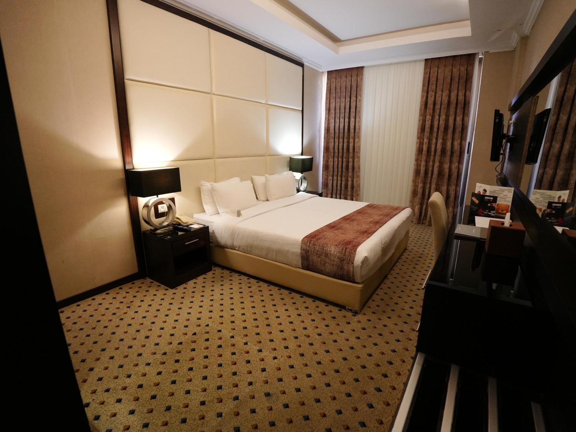 Canyon Hotel Erbil Exteriör bild