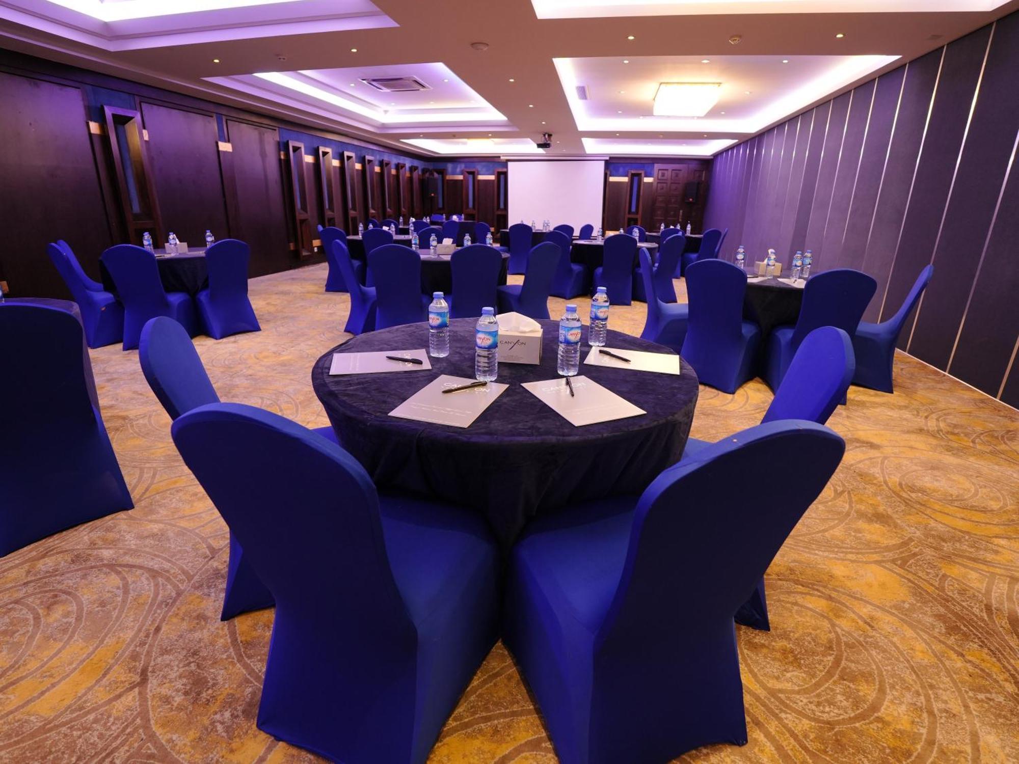 Canyon Hotel Erbil Exteriör bild